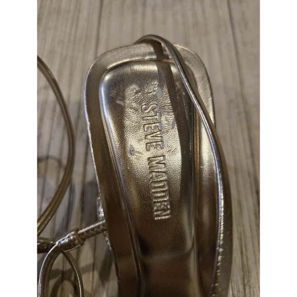 Steve Madden Women's Gold Strappy Kitten Heeled Sandals Size 6.5M - Picture 2 of 7